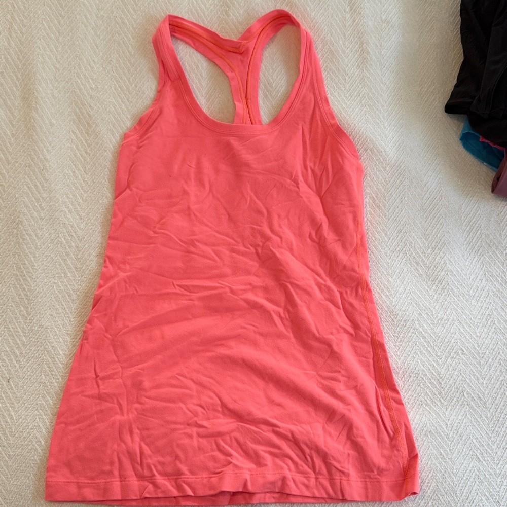 Lululemon women’s coral top